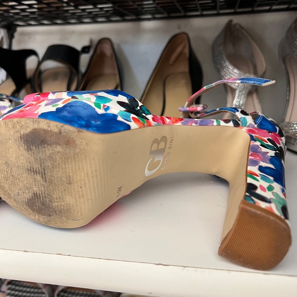 Gianni Bini floral ankle strap heels - Picture 6 of 7